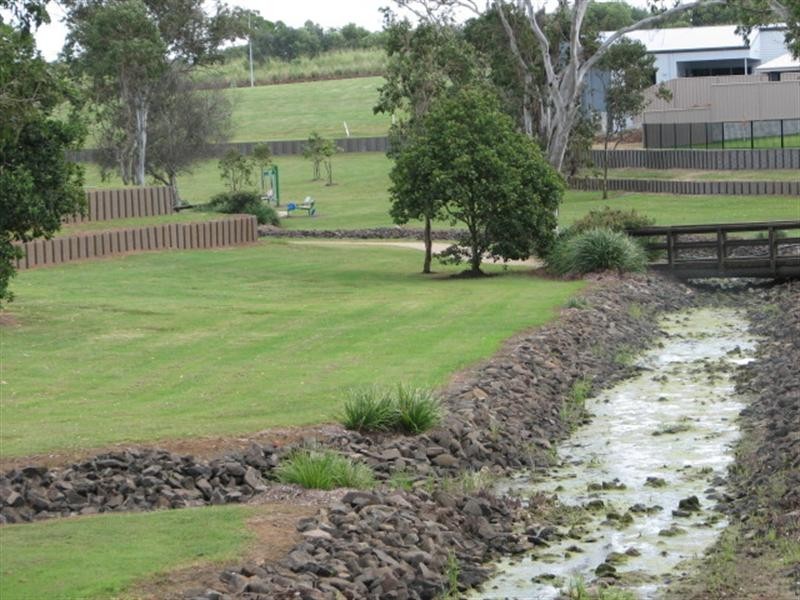 8 Longview Street, Ashfield QLD 4670