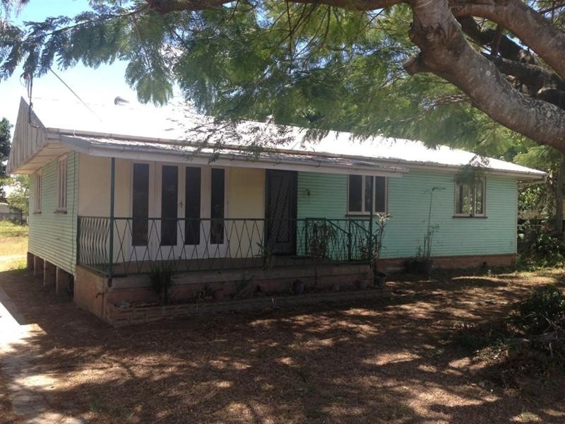 15 Station Street, Bundaberg North QLD 4670