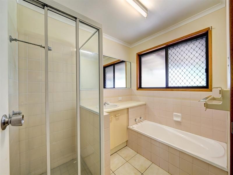 1 Wallace Street, Bundaberg North QLD 4670