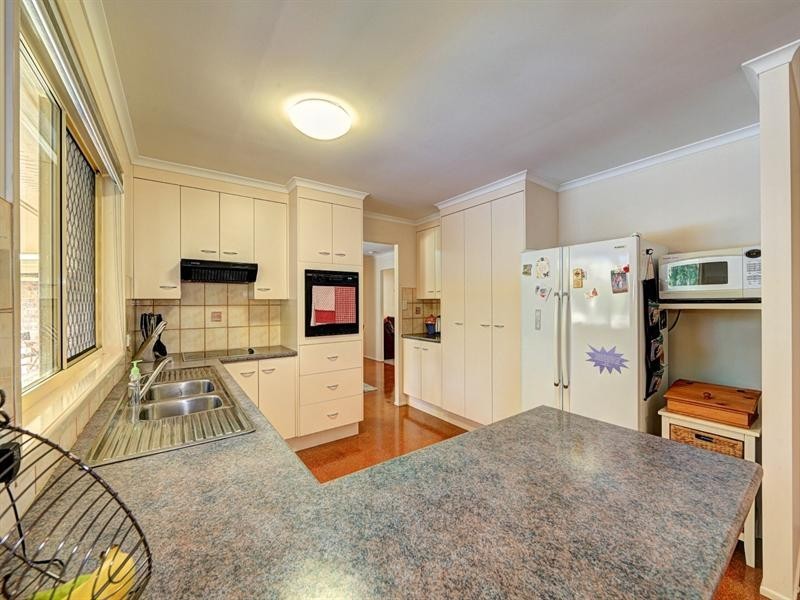 38 Maughan Street, Thabeban QLD 4670