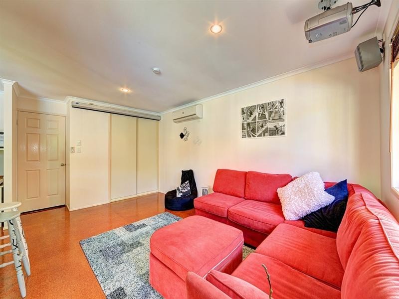 38 Maughan Street, Thabeban QLD 4670