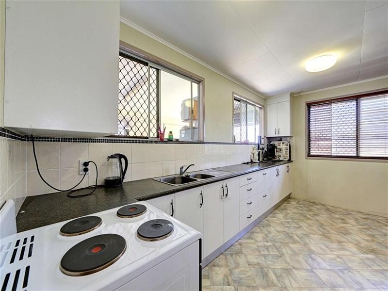 130 Elliott Heads Road, Avenell Heights QLD 4670