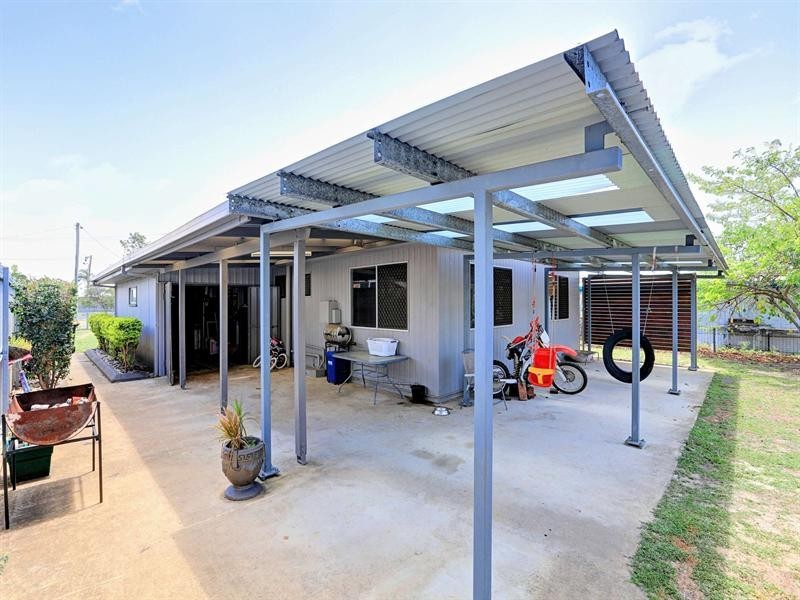 130 Elliott Heads Road, Avenell Heights QLD 4670