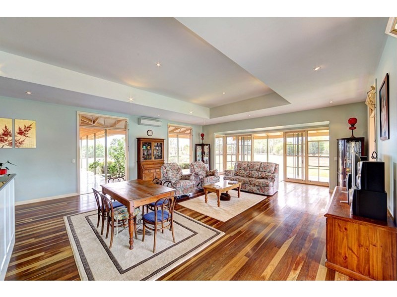 336 Fe Walker Street, Ashfield QLD 4670