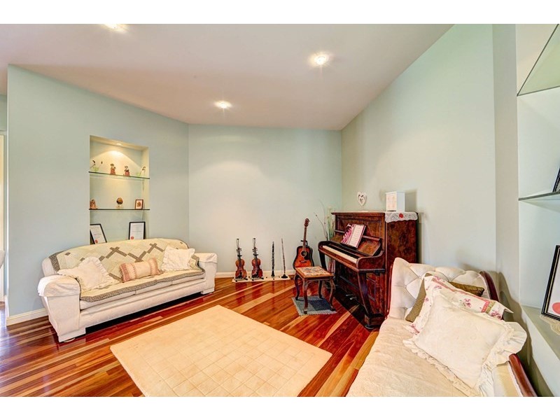 336 Fe Walker Street, Ashfield QLD 4670