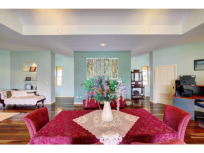 336 Fe Walker Street, Ashfield QLD 4670