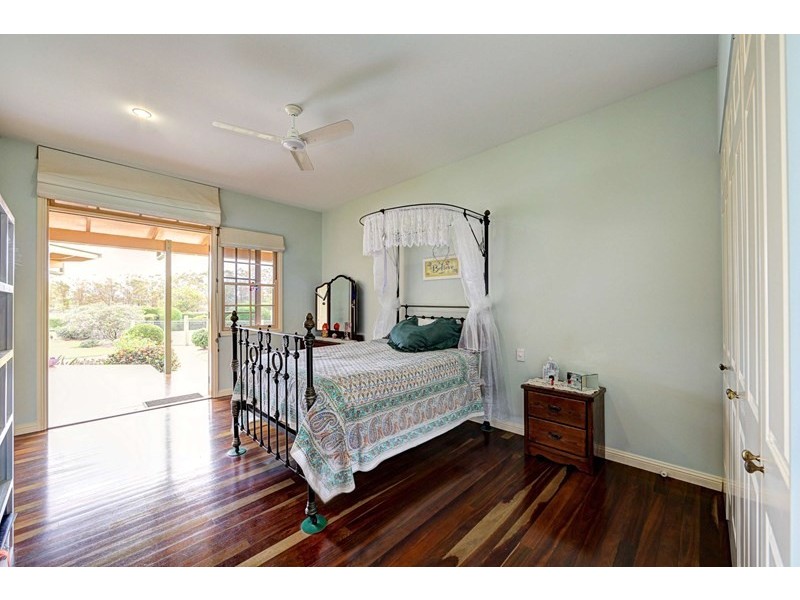 336 Fe Walker Street, Ashfield QLD 4670