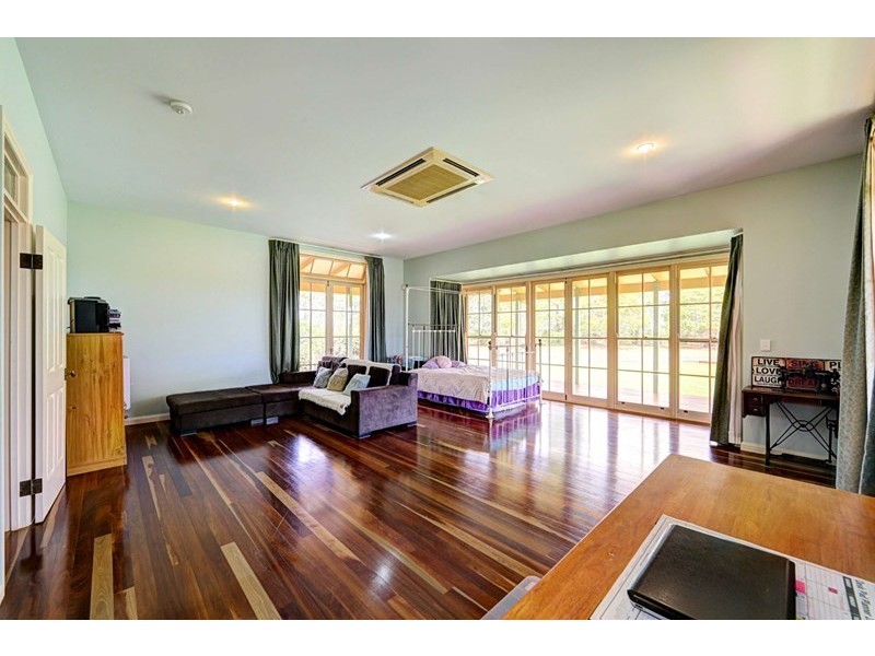 336 Fe Walker Street, Ashfield QLD 4670