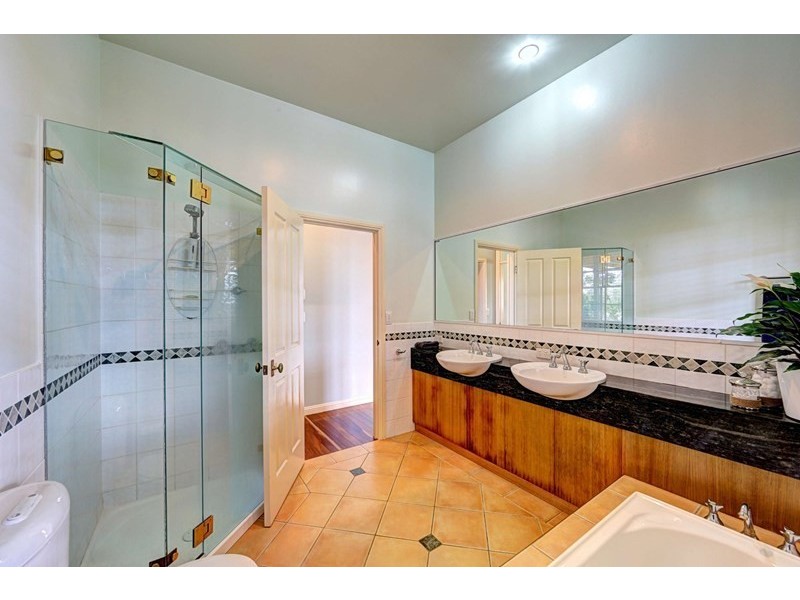 336 Fe Walker Street, Ashfield QLD 4670