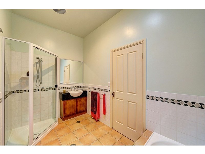 336 Fe Walker Street, Ashfield QLD 4670