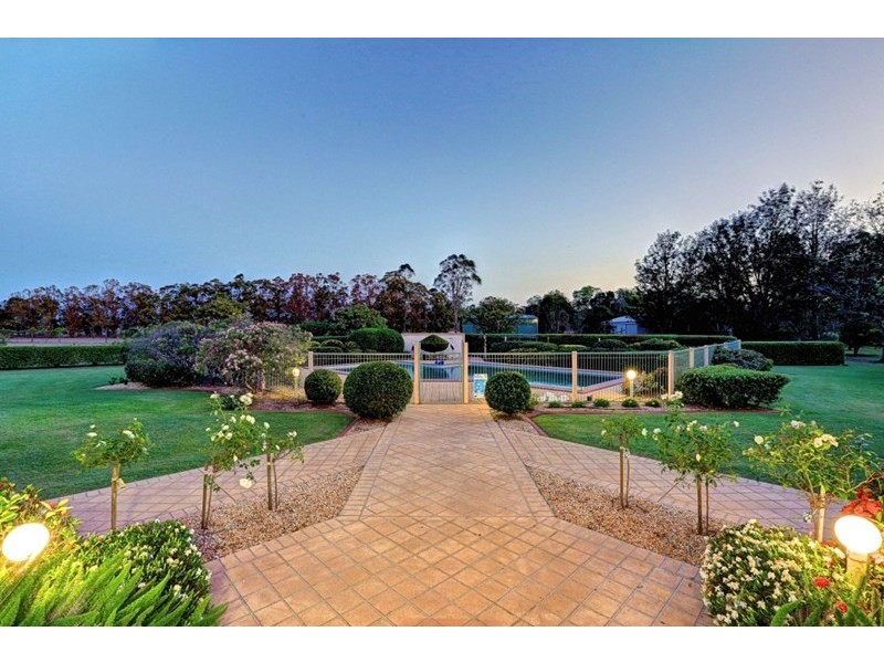 336 Fe Walker Street, Ashfield QLD 4670