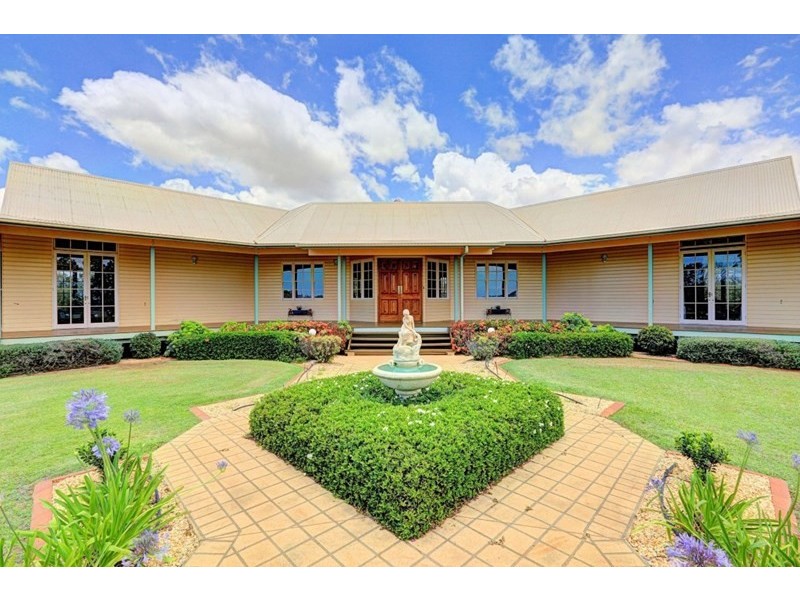 336 Fe Walker Street, Ashfield QLD 4670