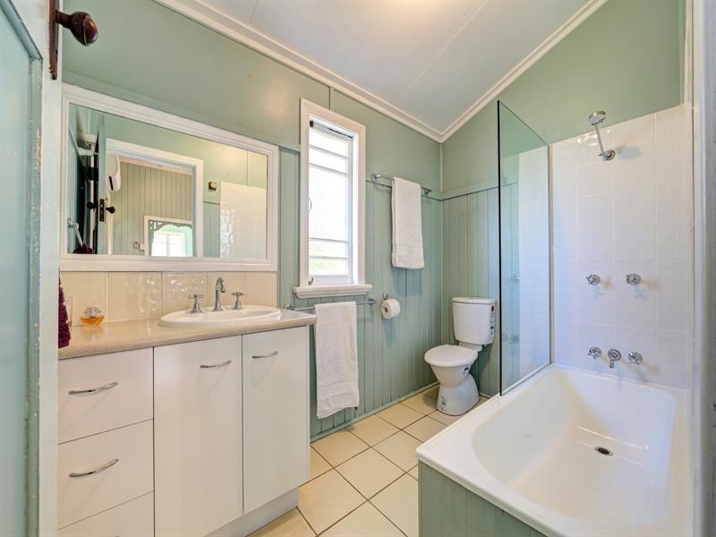 63 Water Street, Walkervale QLD 4670