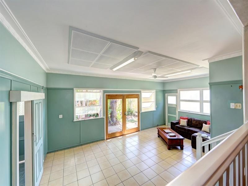 63 Water Street, Walkervale QLD 4670
