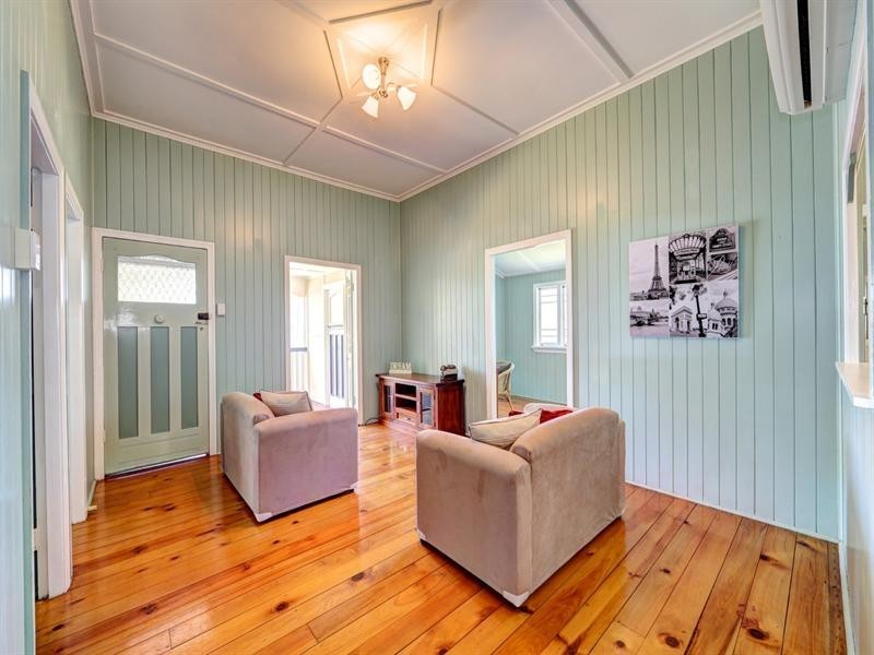 63 Water Street, Walkervale QLD 4670