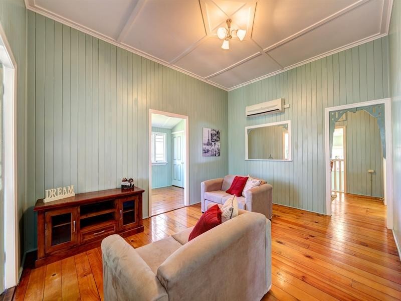 63 Water Street, Walkervale QLD 4670