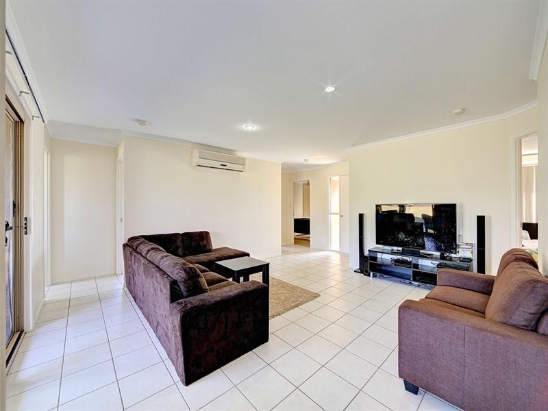 50 ROBINA Drive, Avoca QLD 4670