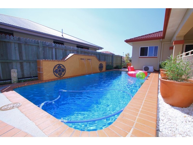 24 Lakeview Drive, Bundaberg North QLD 4670