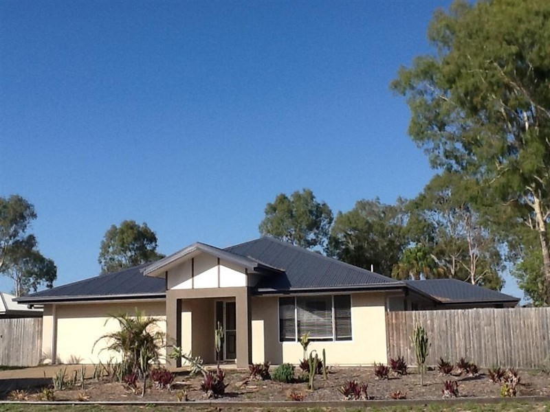 33 Malvern Drive, Moore Park Beach QLD 4670