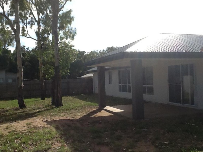 33 Malvern Drive, Moore Park Beach QLD 4670