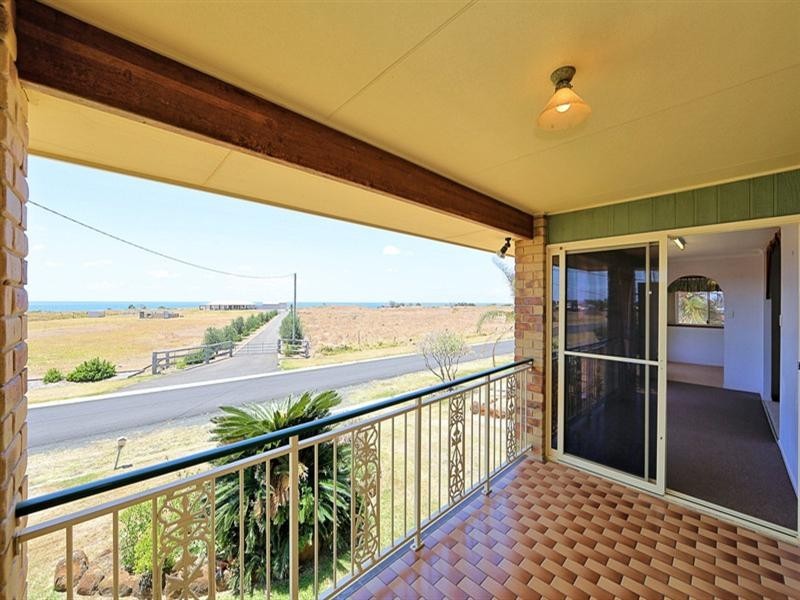 95 Shelly Street, Burnett Heads QLD 4670