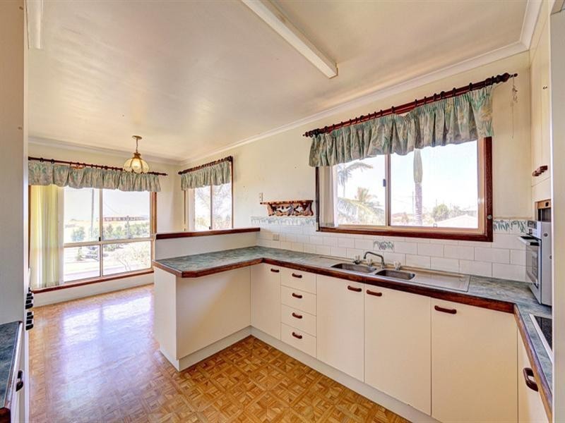 95 Shelly Street, Burnett Heads QLD 4670