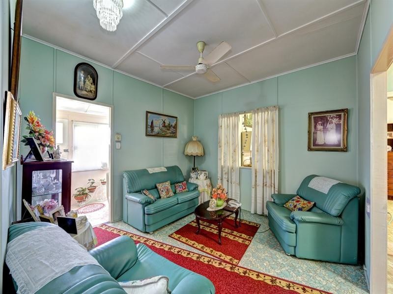 7 High Street, Walkervale QLD 4670