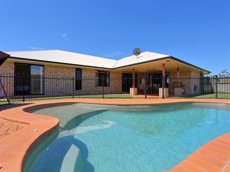 27 Chancellor Drive, Avenell Heights QLD 4670