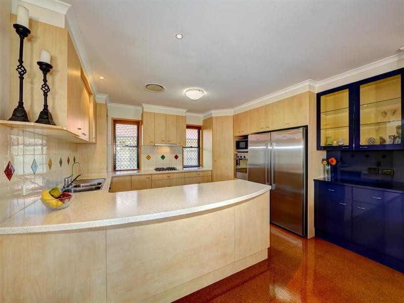 27 Chancellor Drive, Avenell Heights QLD 4670