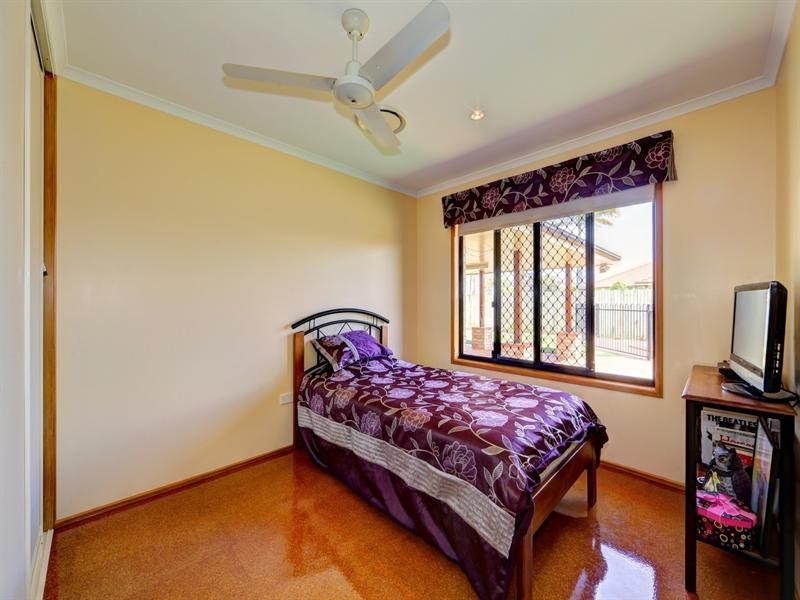 27 Chancellor Drive, Avenell Heights QLD 4670