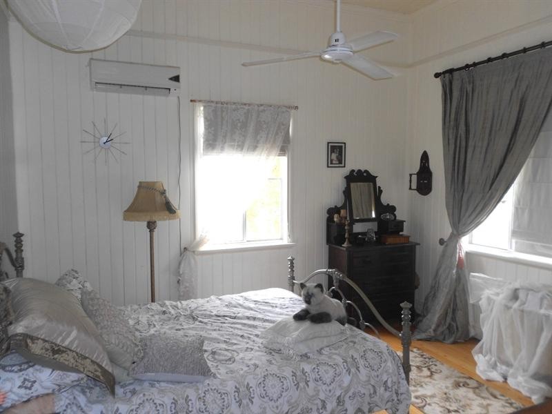 10 Hinkler Avenue, Bundaberg North QLD 4670