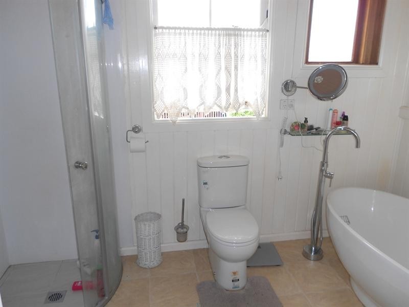 10 Hinkler Avenue, Bundaberg North QLD 4670