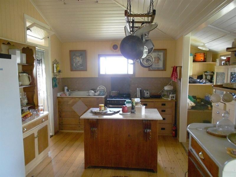 10 Hinkler Avenue, Bundaberg North QLD 4670