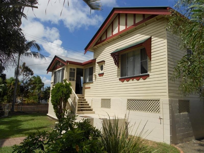 10 Hinkler Avenue, Bundaberg North QLD 4670