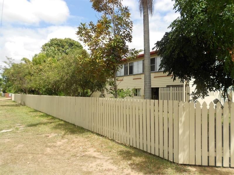 10 Hinkler Avenue, Bundaberg North QLD 4670