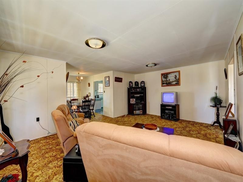 15 Dixon Street, Kepnock QLD 4670