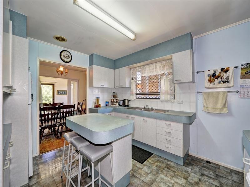 15 Dixon Street, Kepnock QLD 4670