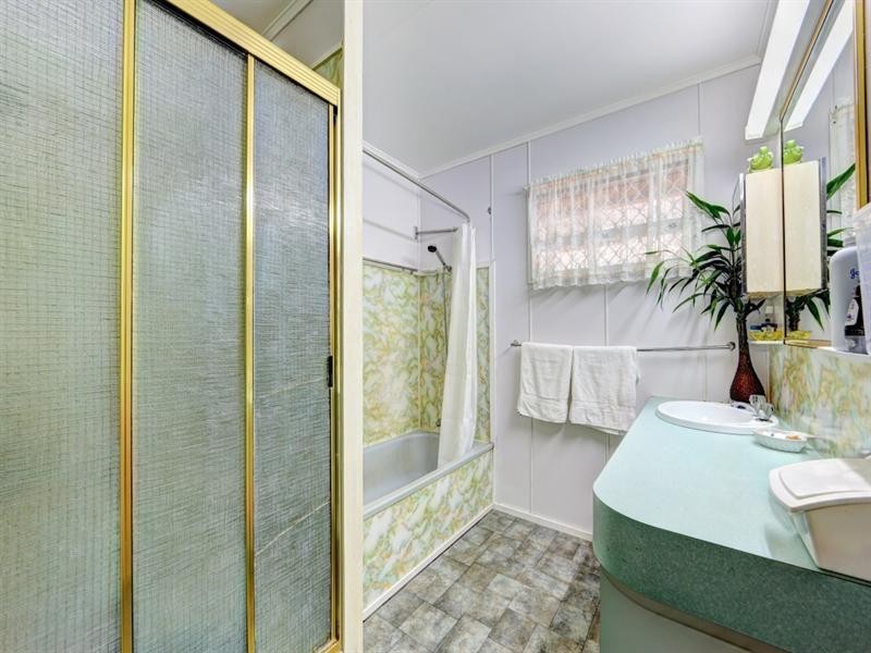 15 Dixon Street, Kepnock QLD 4670