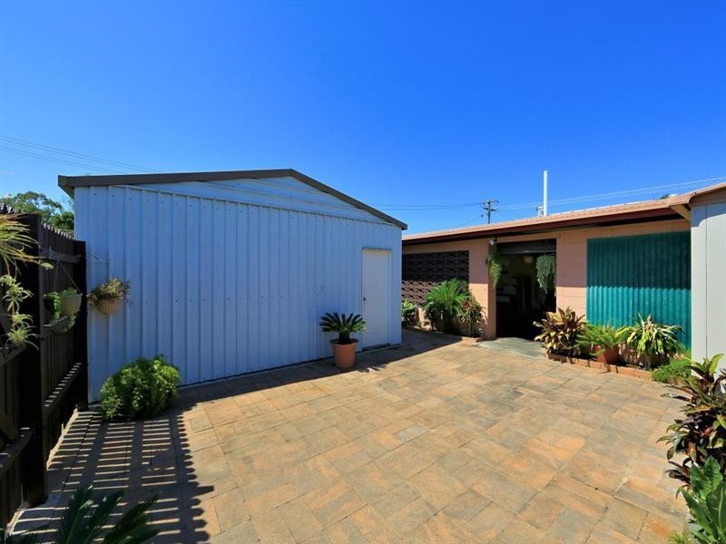 15 Dixon Street, Kepnock QLD 4670