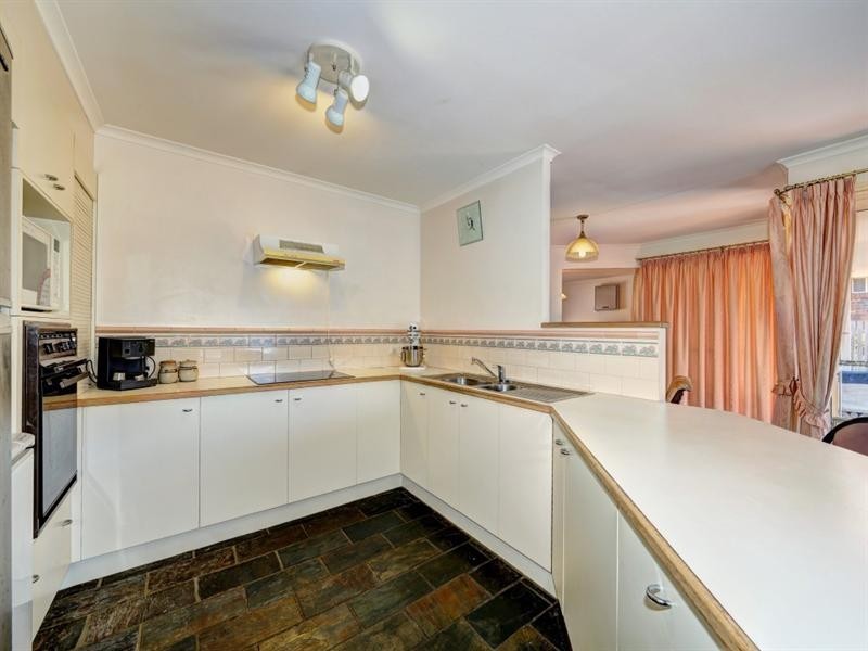 9 Cordelia Street, Avoca QLD 4670