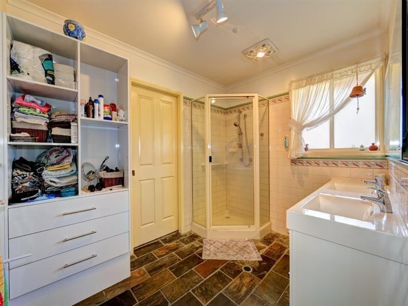 9 Cordelia Street, Avoca QLD 4670