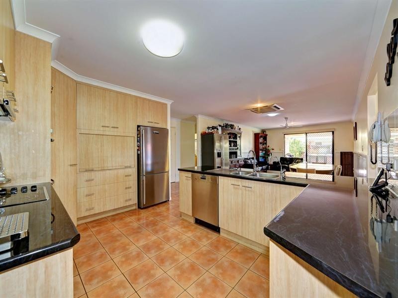 1 Hamilton Street, Avenell Heights QLD 4670