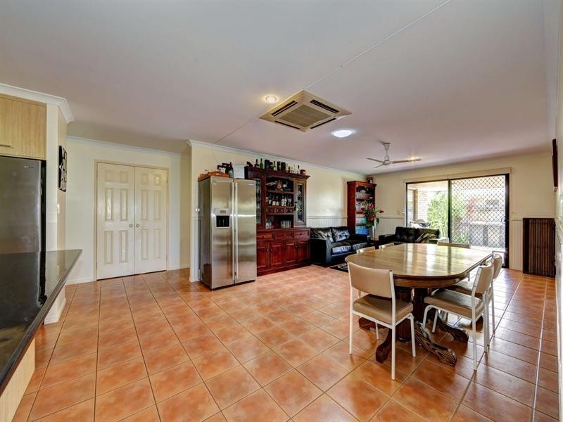 1 Hamilton Street, Avenell Heights QLD 4670