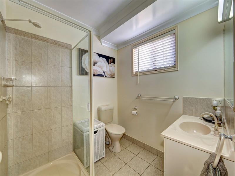 1 Hamilton Street, Avenell Heights QLD 4670