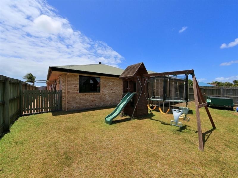 1 Hamilton Street, Avenell Heights QLD 4670