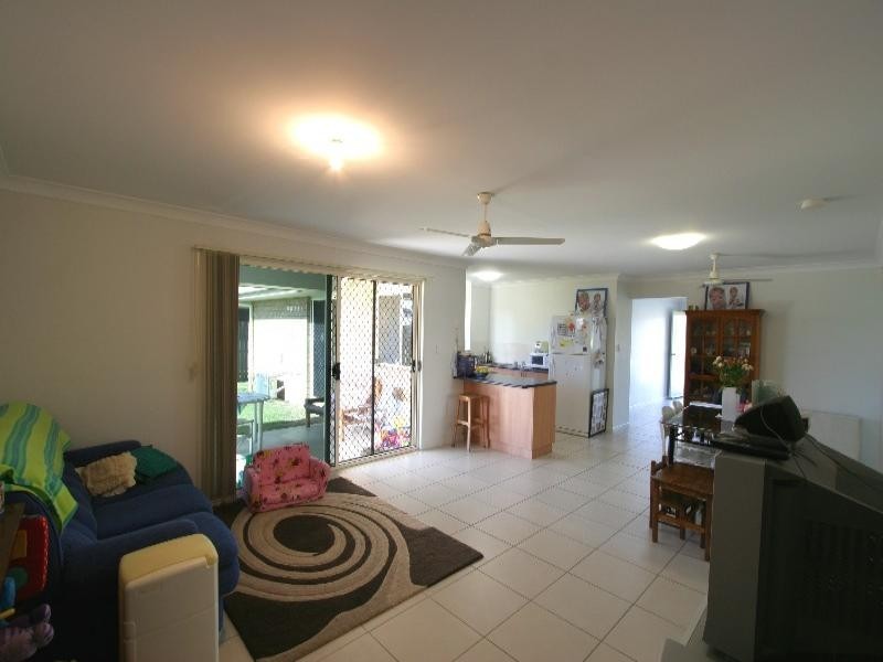 12 Regent Court, Thabeban QLD 4670