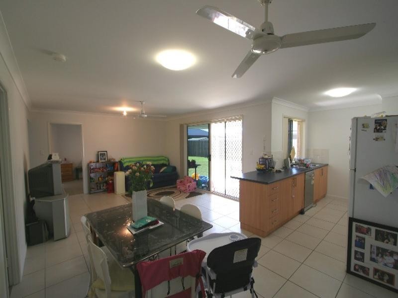 12 Regent Court, Thabeban QLD 4670