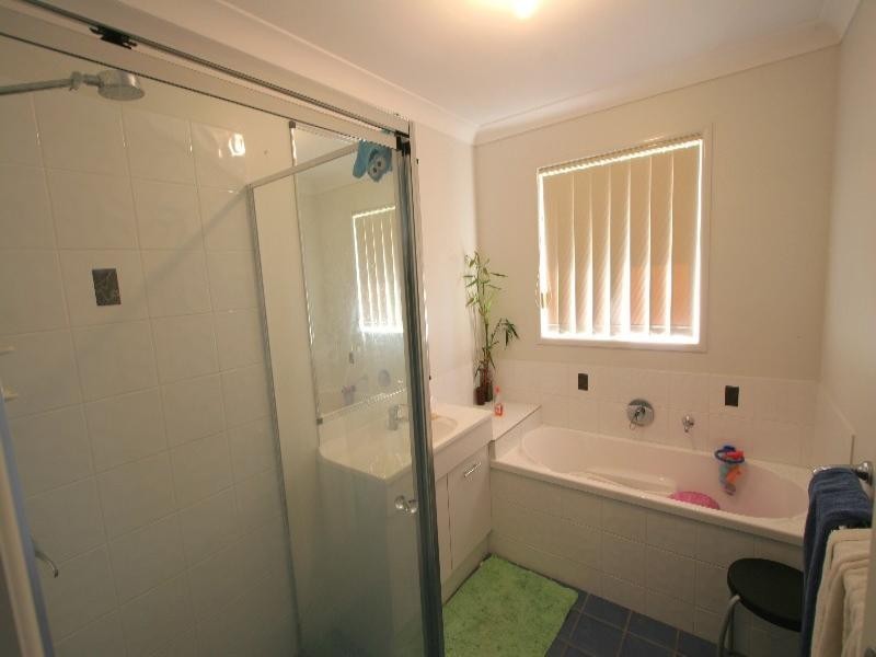 12 Regent Court, Thabeban QLD 4670