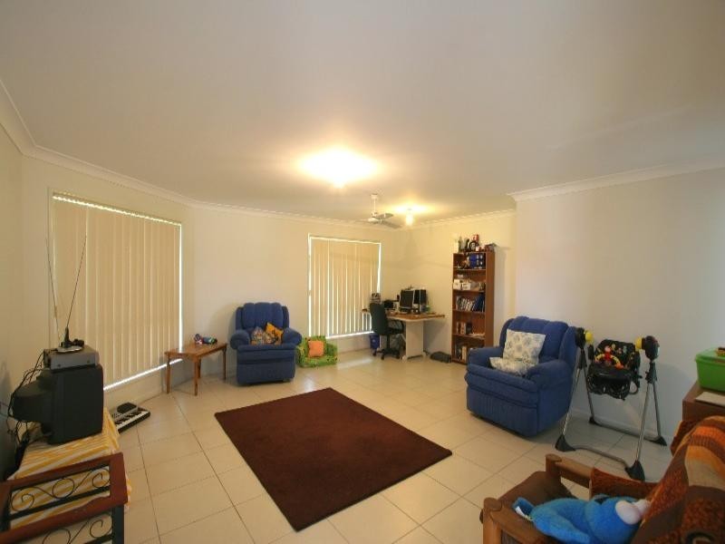 12 Regent Court, Thabeban QLD 4670