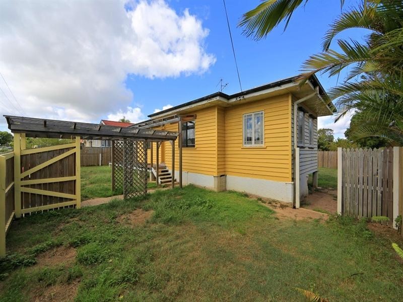 7 Cullen Street, Walkervale QLD 4670